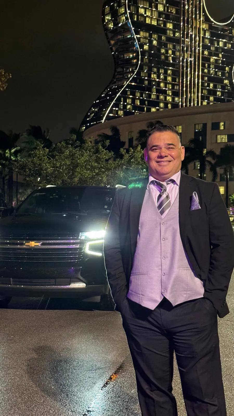 SayGo Limousine SUV y Guitar Hotel